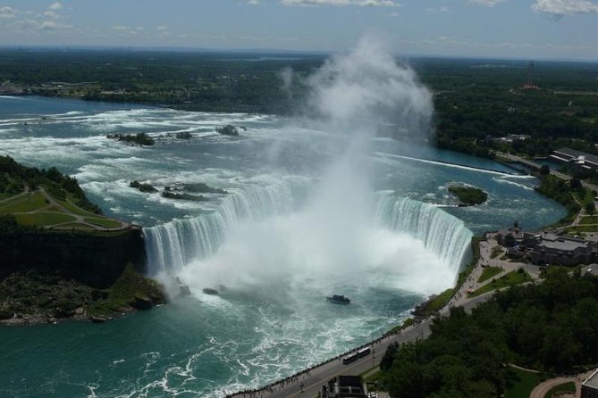 2-Day Niagara Falls Experience from NYC - Night tour of the falls: the part that people remember