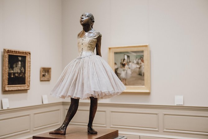 2-hour Metropolitan Museum Guided Tour - Small-group format: hearing the guide, asking questions, and real guide styles