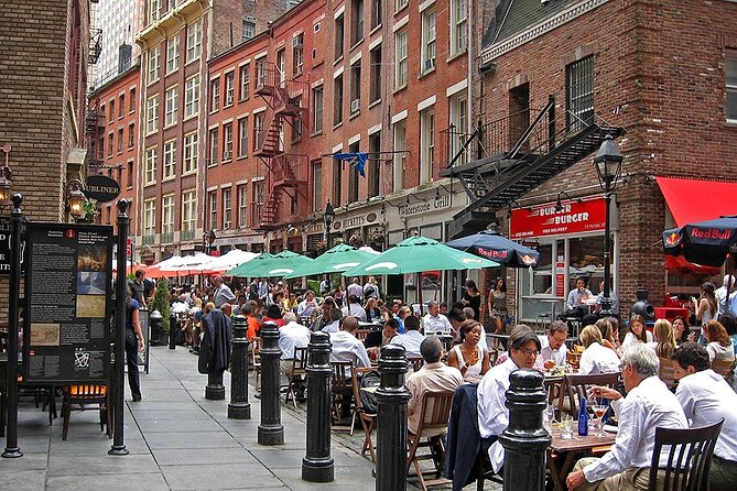 3 Hour Lower Manhattan Walking Tour - Wall Street: The Financial District’s Early Boundary Story