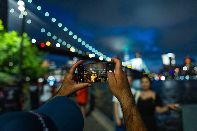 3 Hour Luxury Bus Tour of NYC Night Highlights - Flatiron, Washington Square Arch, Chinatown, and Little Italy