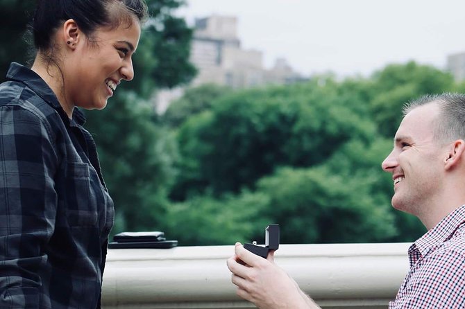 60 min surprise proposal carriage ride - The proposal stop: photographer-ready, not wing-it