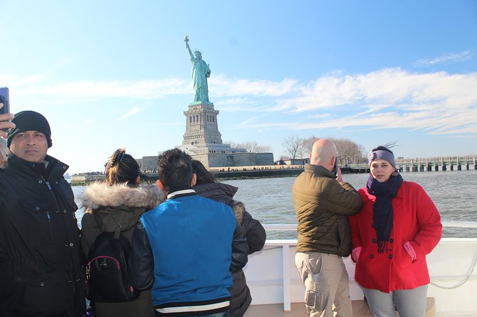 60 Minute Statue of Liberty Sightseeing tour-New York Harbor - Brooklyn Bridge, South Street Seaport, Battery Park: the waterfront highlights