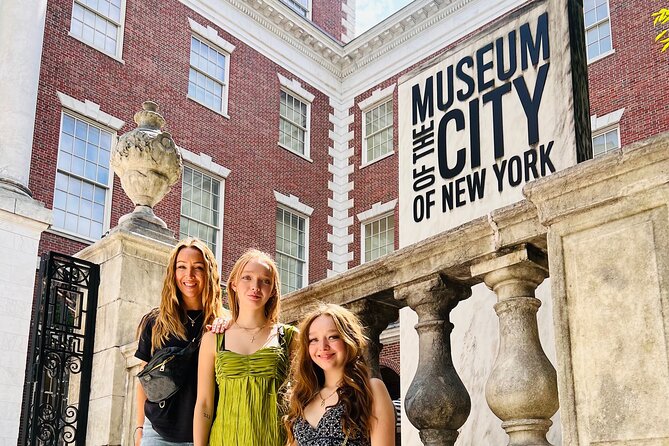90 min NYC Private Gossip Girl Pedicab Tour - Lincoln Center and the Empire Hotel finish