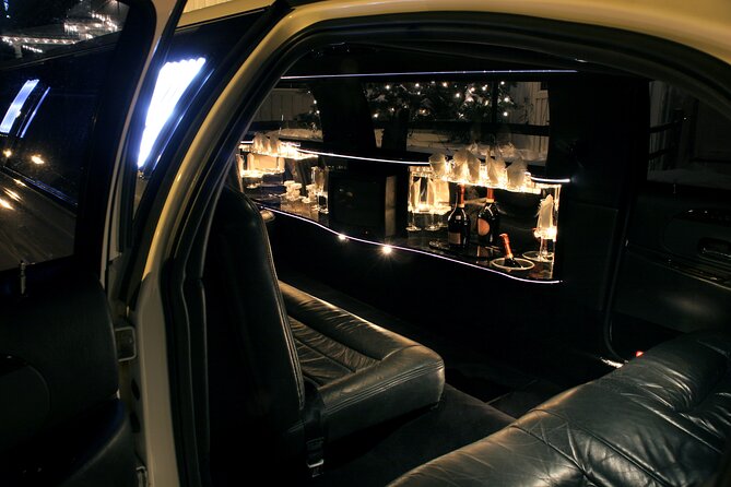 Airport luxury arrival ride by SUV, Sedan, Minibus or Limousine - The real NYC win, getting from the airport to your door