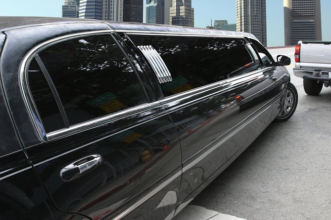 Airport Luxury departure ride from NYC Hotels by Limousine or SUV - Door to Airport, Without the City Puzzle