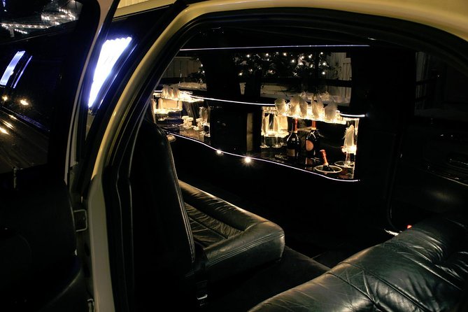 Airport Luxury departure ride from NYC Hotels by Limousine or SUV - Who This Transfer Fits Best