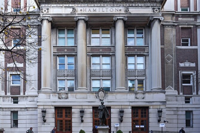 Alexander Hamilton Outdoor Quest Experience in New York - New York Financial Press Views, Then Trinity Church for an Easy Ending