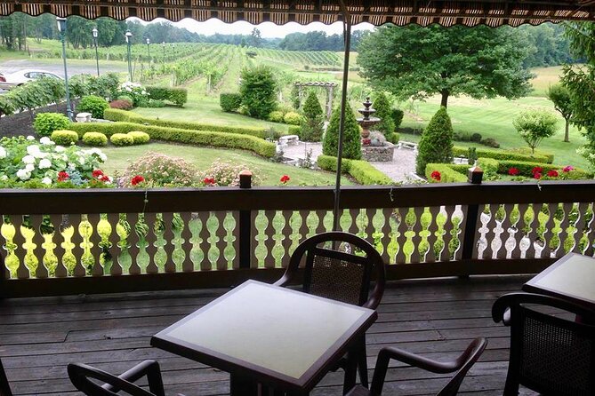 All Inclusive VIP Wine or Beer Tour in Hudson Valley - Hudson River Valley views with apple orchards, farms, and fall food stops