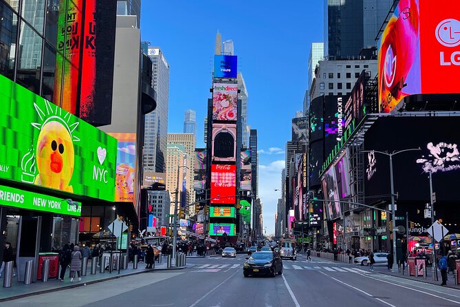 Best New York City Bus Tour and Boat Ride - Washington Square Park stop: a great pause with a view