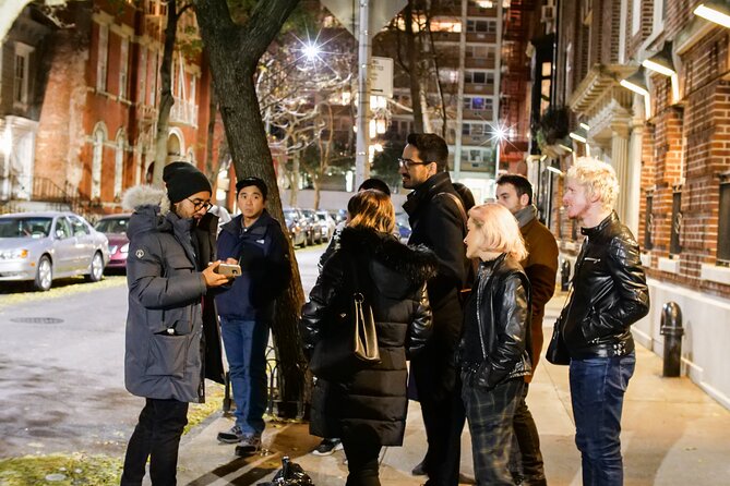 Best of New York Food Tour: 5 dishes plus famous sightseeing! - Fruit Street Sitting Area: A Rest Break With a Neighborhood Story