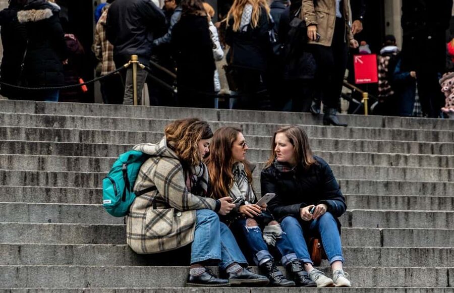Best of NYC: Top-Rated Gossip Girl TV Locations Pedicab Tour - From 190 Central Park South to Gossip Girl Power Stops