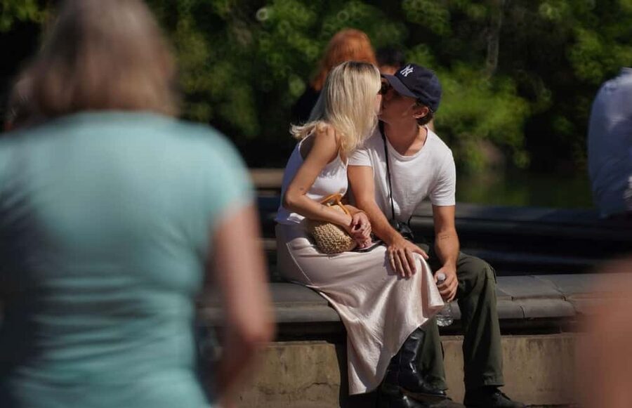 Best of NYC: Top-Rated Gossip Girl TV Locations Pedicab Tour - Met Steps: The Fastest Way to Get That Show-Scene Photo