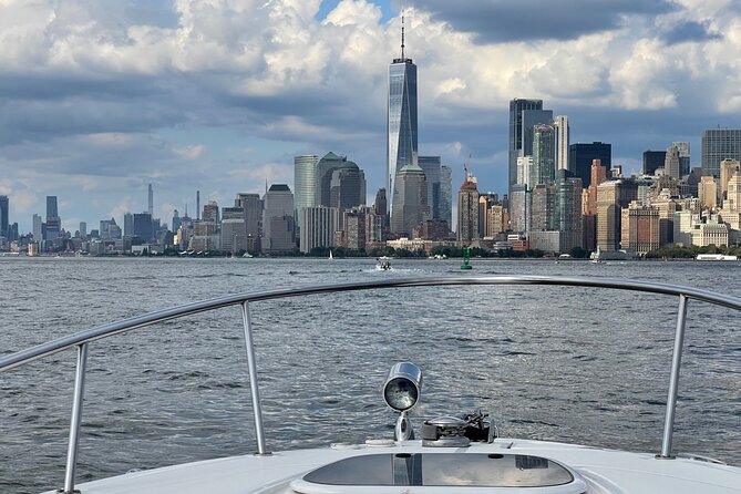 Best Private Luxury Daytime Boat Tour in New York City - 1 Hour - The route that hits NYC’s top downtown landmarks from the water