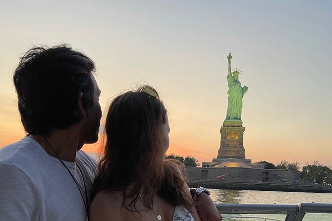 Best Private Luxury Daytime Boat Tour in New York City - 1 Hour - The 28-foot powerboat setup: comfort, visibility, and the VIP factor