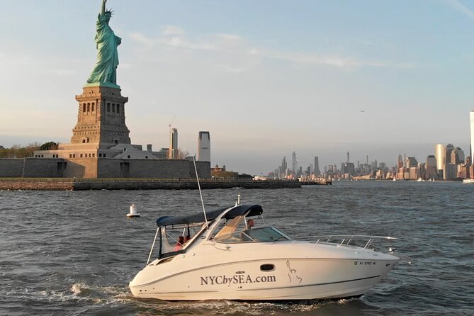 Best Private Luxury Sunset Boat Tour in New York City - 1 Hour - Why a private sunset cruise is the best kind of NYC “wow”