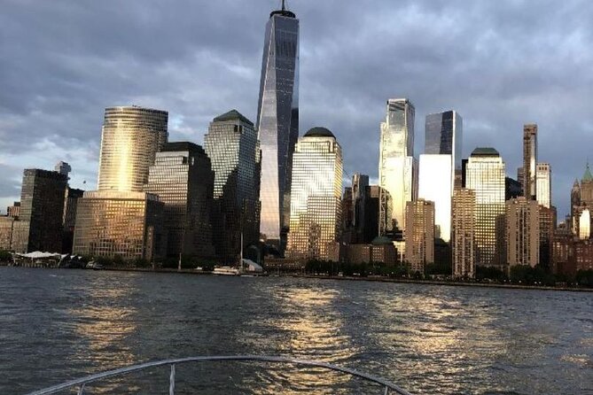 Best Private Luxury Sunset Boat Tour in New York City - 1 Hour - Captain vibe and how to get more out of the ride