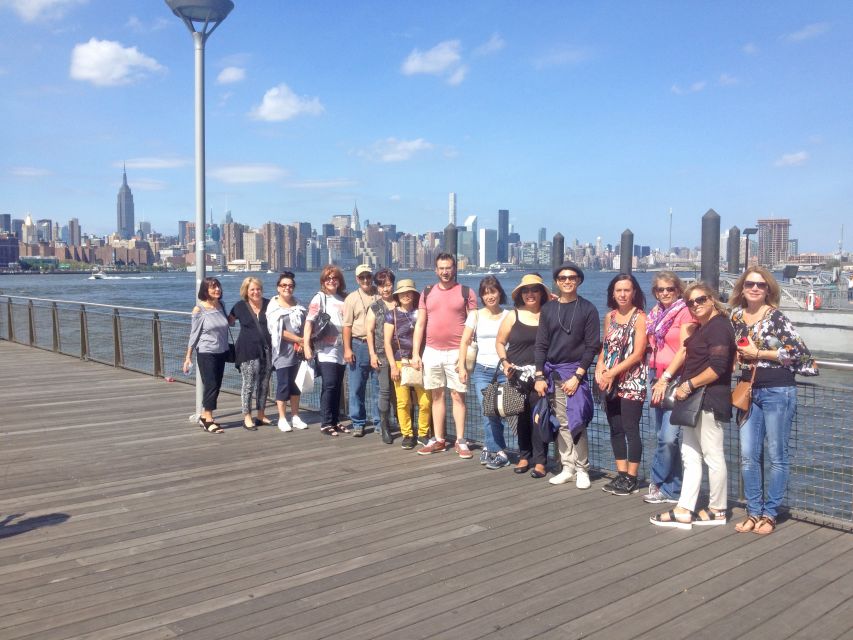 Brooklyn: 2-Hour Best of Brooklyn Walking Tour -Williamsburg - The 2-hour rhythm: what you get (and what you don’t)