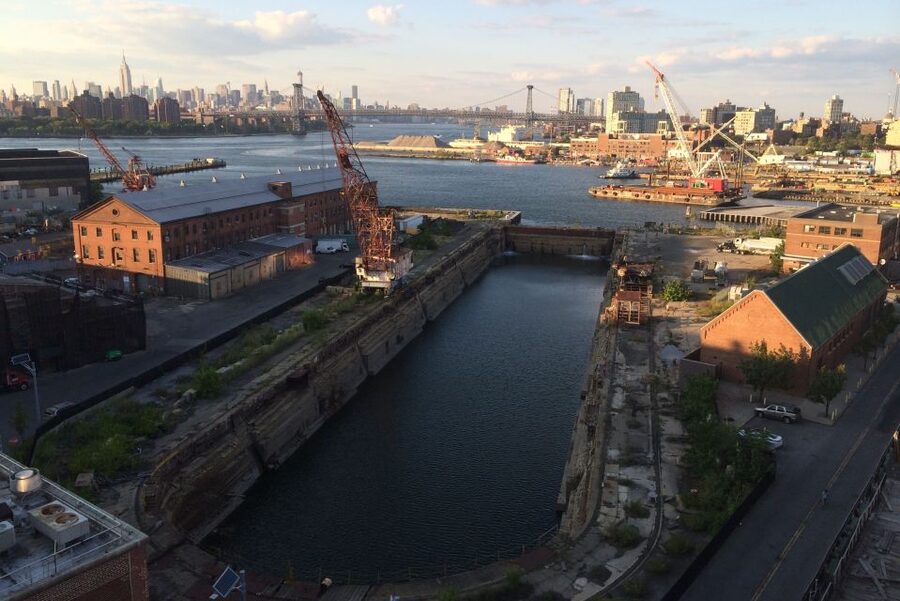 Brooklyn: 2-Hour Brooklyn Navy Yard Walking Tour - Preserved buildings and today’s makers: the past-present-future angle that works