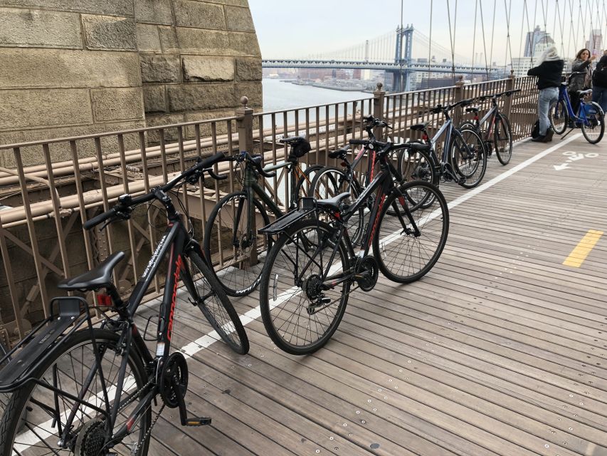 Brooklyn: 2-Hour Manhattan & Brooklyn Bridges Bike Tour - Pedaling out of Dumbo to the Manhattan Bridge skyline