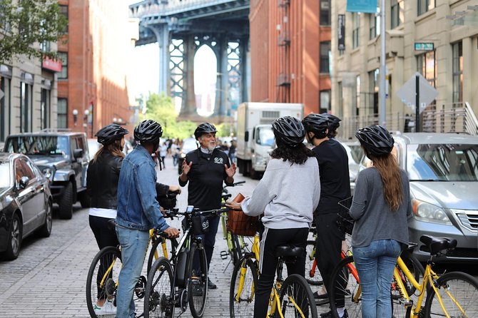 Brooklyn Bridge and Waterfront 2-hour Guided Bike Tour - Crossing Into Brooklyn Heights Style Views and DUMBO