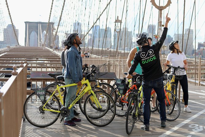 Brooklyn Bridge and Waterfront 2-hour Guided Bike Tour - Guides and Group Size: The Quiet Difference Between a Good and Great Tour