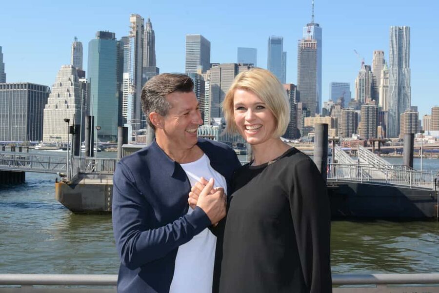 Brooklyn Bridge & Neighborhoods – 2-Hour Photo Shoot Tour - Omega Boutique SoHo: The First Photo Stop Sets the Tone