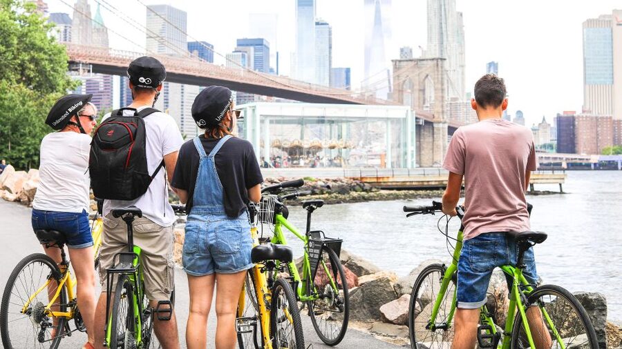 Brooklyn Bridge Self-guided Bike Tour App - Audio + Written - Start point choices: Unlimited Biking at 79 Chambers or the Woolworth Building