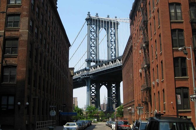 Brooklyn Bridge, Statue of Liberty and Manhattan Tour - Crossing the Brooklyn Bridge: the heart of the day