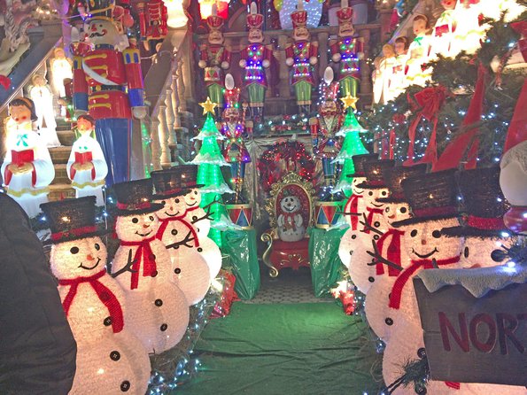 Brooklyn Christmas Lights Walking Tour at Dyker Heights - Dyker Heights Lights: Why This Neighborhood Goes All In