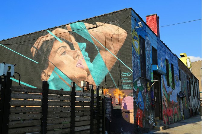 Brooklyn Custom Private Tour with a Local: Highlights & Hidden Gems - Beacon’s Closet vintage shopping for style hunting