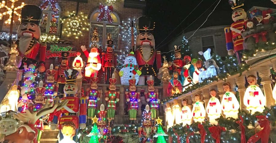 Brooklyn: Dyker Heights Christmas Walking Tour - Why Dyker Heights Christmas Lights Feel Like a Real Neighborhood Show