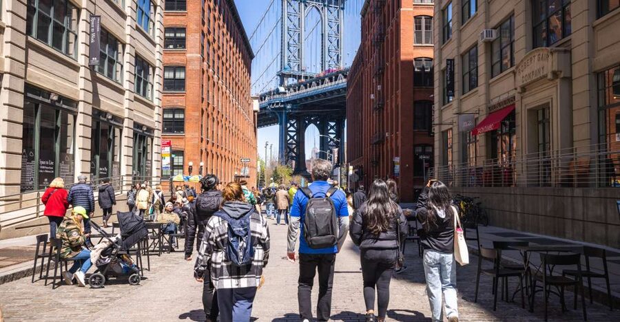 Brooklyn Food Tour: Heights, DUMBO & Bridge Views - Meeting point at 200 Cadman Plaza West, and how to prep your day