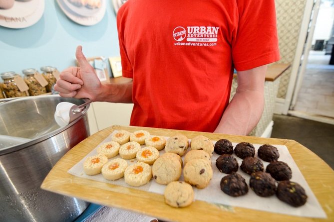 Brooklyn Food Walking Tour: Local Eats & Family‑Run Shops - Stop 2: Carroll Gardens street stories and pastry time