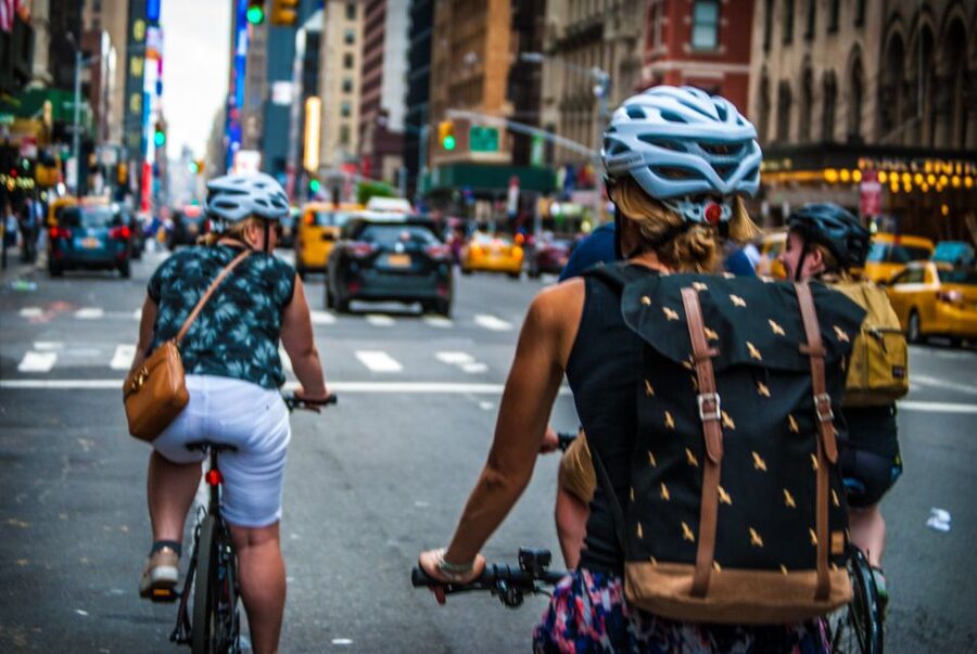 Brooklyn: Half-Day Cycling Tour - Starting in Dumbo, where the East River views set your route