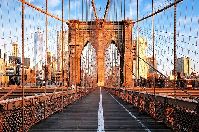 Brooklyn Heights, Dumbo and The Bridge - Walking the Brooklyn Bridge to Manhattan: 45 Minutes of Views and City Rhythm