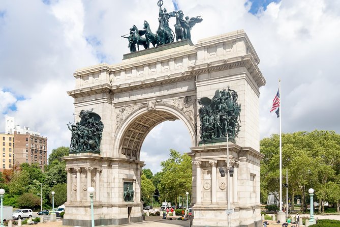 Brooklyn, Queens, and the Bronx Private Tour with a Driver-Guide - Flushing Meadows and Queens Museum: the stop that adds real structure