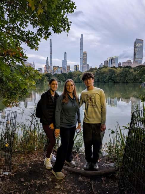 Central Park 5 Star Walking Tour led by Manhattan residents! - Gapstow Bridge, Pond paths, and Hallett Nature Sanctuary’s quieter mood