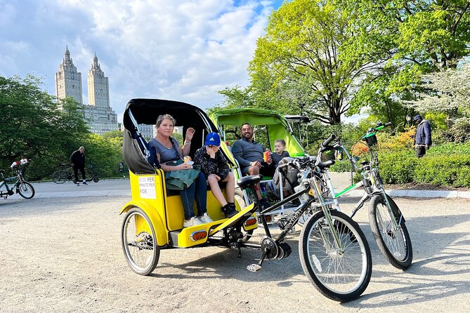 Central Park Film Spots Pedicab Tour - Wollman Rink: Serendipity, Home Alone, and a quick photo pause