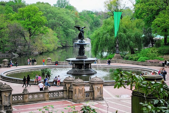 Central Park Pedicab Guided Tours - 1, 1.5 & 2Hrs - Wollman Rink: A Quick Start and a Great First Photo
