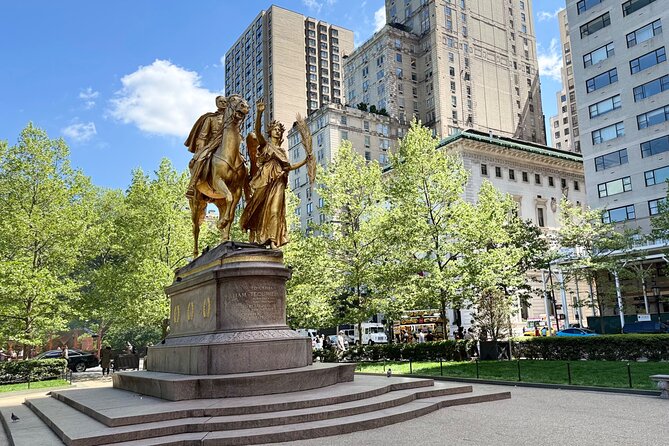 Central Park Pedicab Guided Tours with Theater - Wollman Rink and Gapstow Bridge: winter scenes and wedding-photo views