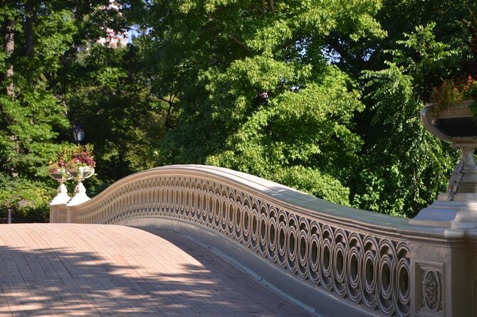 Central Park Private Pedicab Tour - Photo help and guide personality, from Johnny to Jade