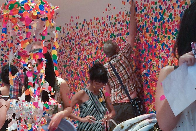 Chelsea Contemporary Art Tour with NYC Professional Art Critic - Merrily’s guide style and why it matters
