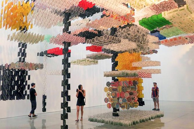 Chelsea Contemporary Art Tour with NYC Professional Art Critic - How the 2 hours actually feel in motion