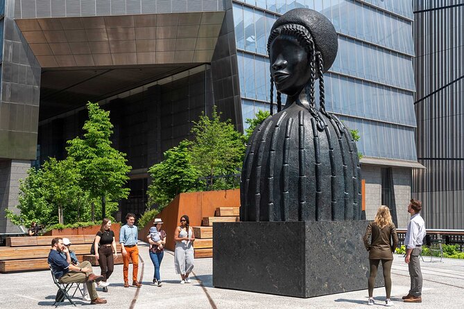 Chelsea Galleries and High Line; Art, Architecture and History - Pace, crowds, and the reality of walking above Manhattan