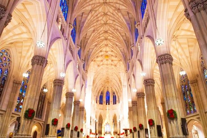 Christmas in New York: Private Holiday History Tour - Fifth Avenue Window Displays and the Santa-Plus-Spectacle Story