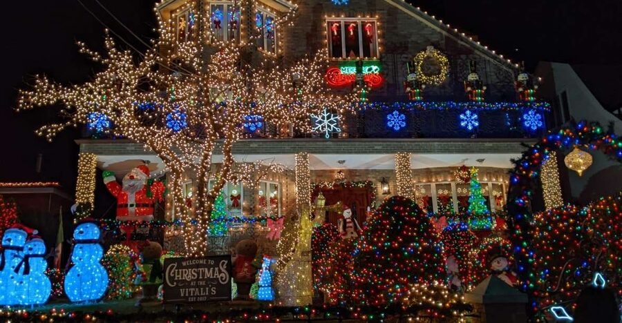 Christmas Light Night tour - Bay Ridge Adds Variety Without Starting Over