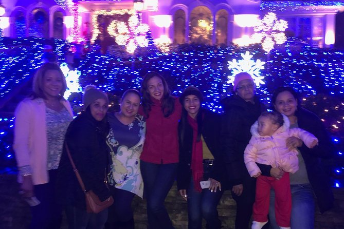 Christmas Lights Tour - Bay Ridge Blue House: The Photo Moment With Hundreds Of Blue Lights