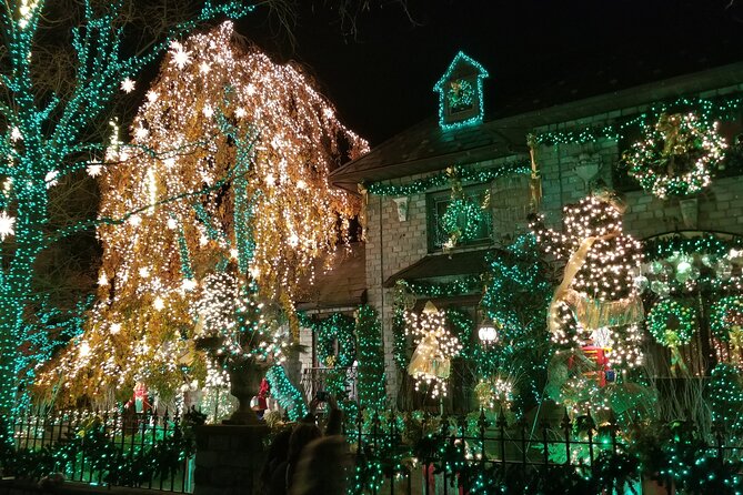 Christmas Lights Tour of Dyker Heights Brooklyn - Meeting Point at 200 W 53rd St, and What That Means for Timing