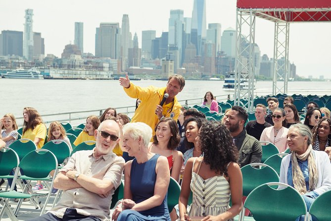 Circle Line: 1.5hr - New York City Landmarks Cruise - Ellis Island Area and the UN District: Immigration and Global Meetings by the Harbor