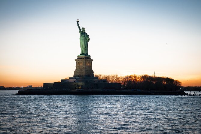 Circle Line: 2hr - New York City Harbor Lights Cruise - Crowds, timing, and the weather reality